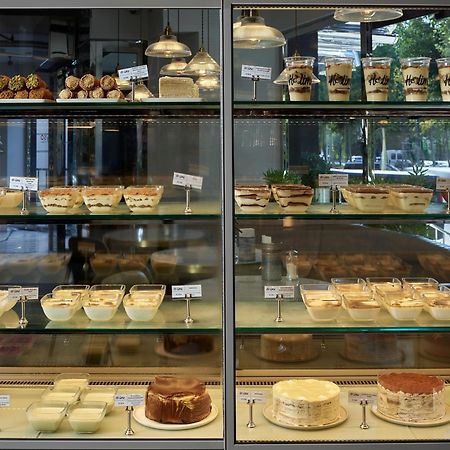 Stayso The House Hotel Стамбул Экстерьер фото A display case of pastries