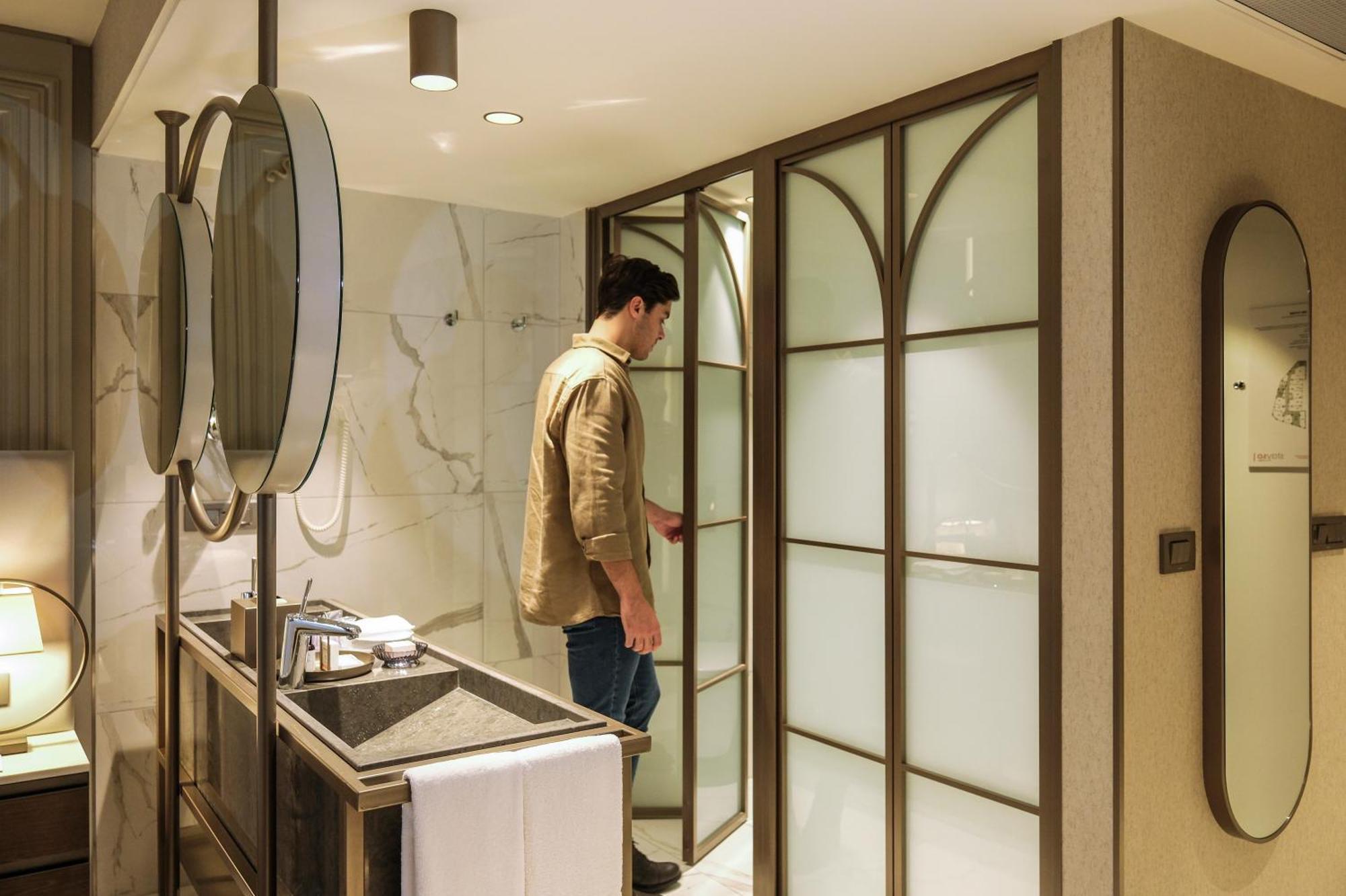 Stayso The House Hotel Стамбул Номер фото A shower enclosure