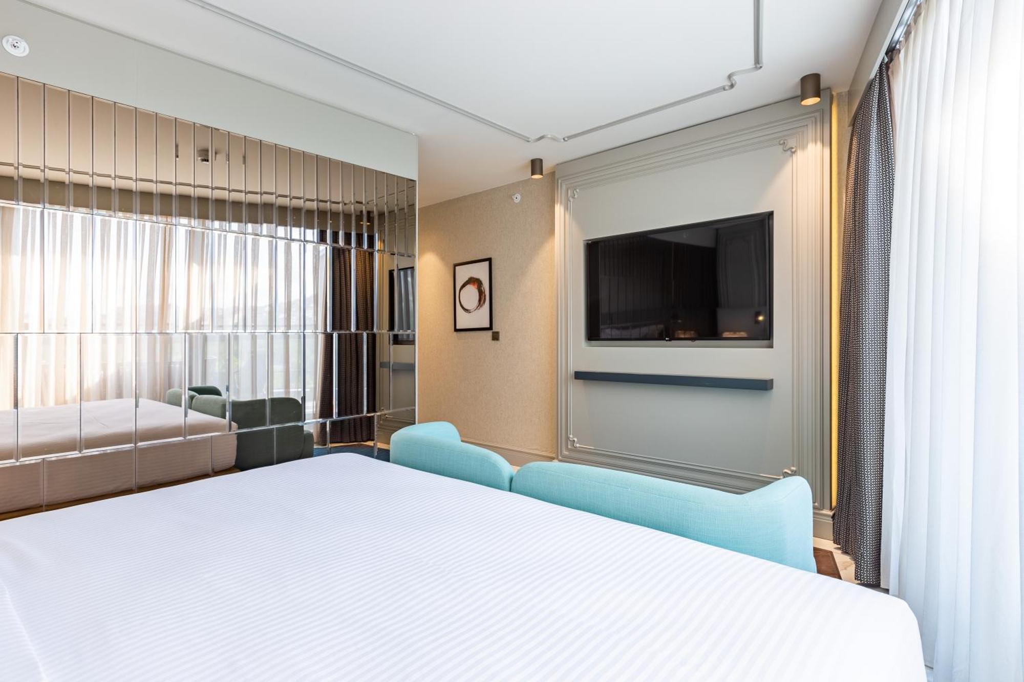 Stayso The House Hotel Стамбул Номер фото A bedroom at the hotel
